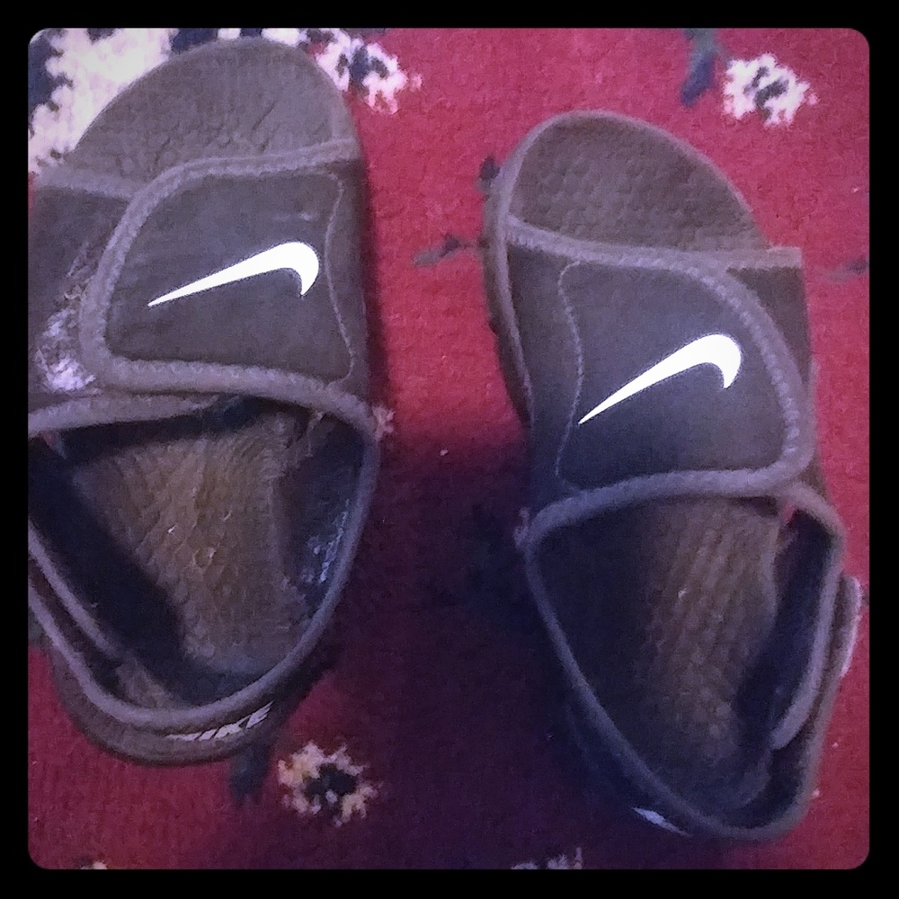 Toddler size 11 Nike adjustable sandals